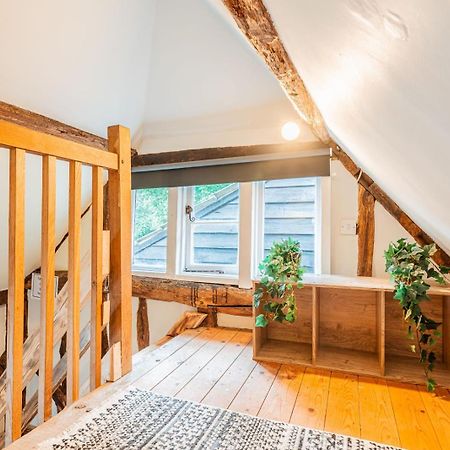 Cozy Cottage With Hot Tub! 卡德纳姆 外观 照片