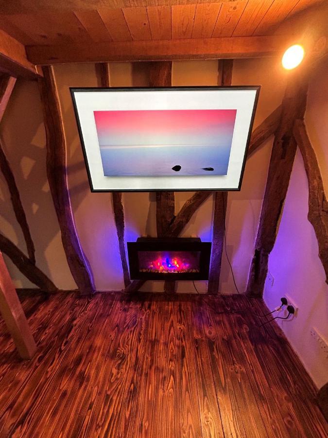 Cozy Cottage With Hot Tub! 卡德纳姆 外观 照片
