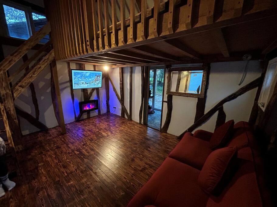 Cozy Cottage With Hot Tub! 卡德纳姆 外观 照片