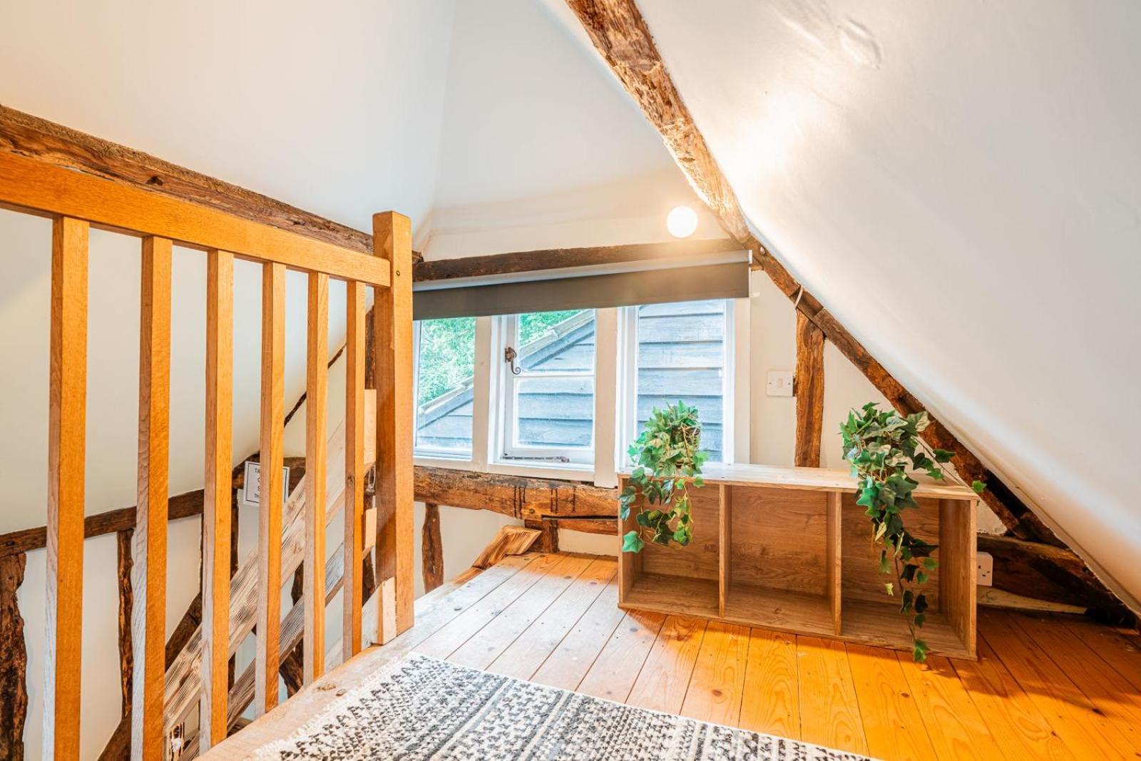 Cozy Cottage With Hot Tub! 卡德纳姆 外观 照片